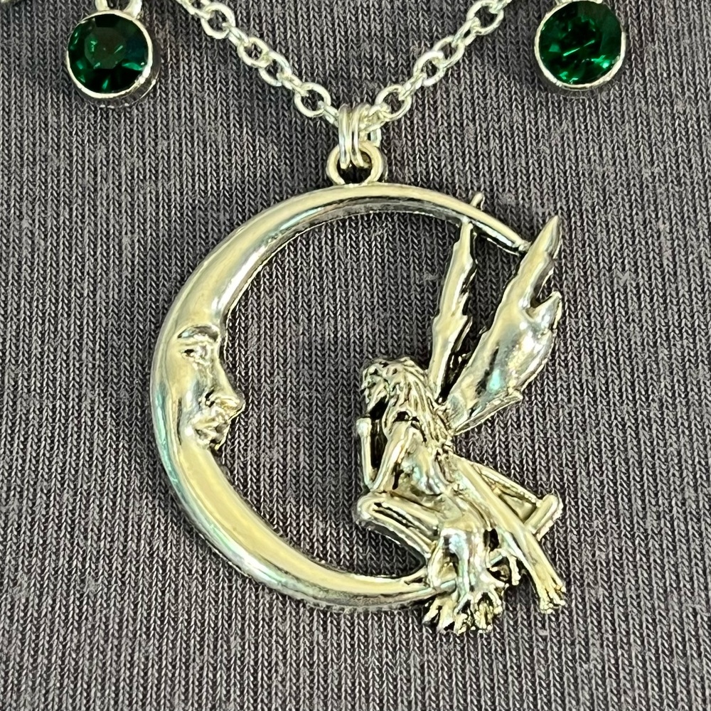 "Titania: Queen of the Faeries" Midsummer Night's Dream Handmade Fairy Necklace - Picture 4 of 16